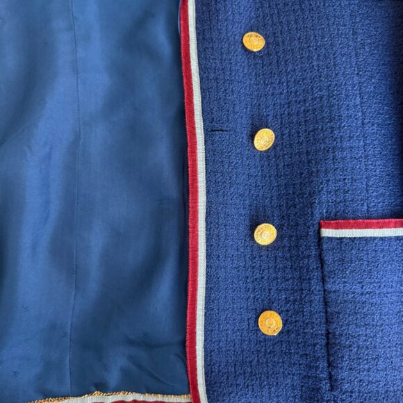 Authentic Vintage Chanel Jacket - Picture 7 of 9